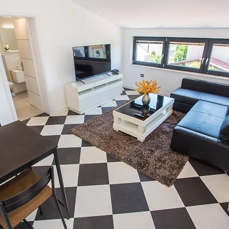 Black & White Apartment Rovinj Extérieur photo