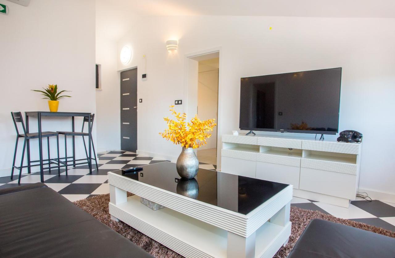 Black & White Apartment Rovinj Extérieur photo