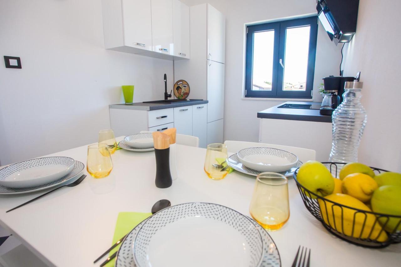 Black & White Apartment Rovinj Extérieur photo